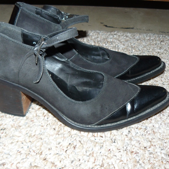 DKNY Jeans Black Suede Heels Sz. 8 - Picture 1 of 8
